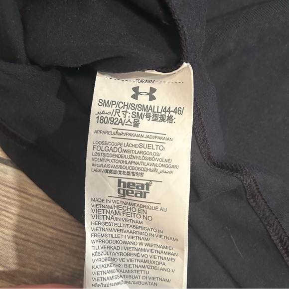 [NWOT] Under Armour Heat Gear Black Tee shirt. Small - Picture 4 of 5